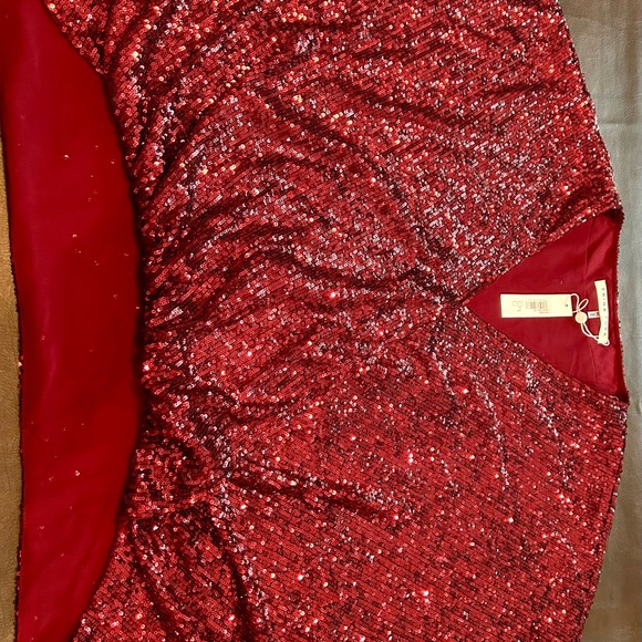 Trina Turk M/L sequin top - Picture 6 of 7